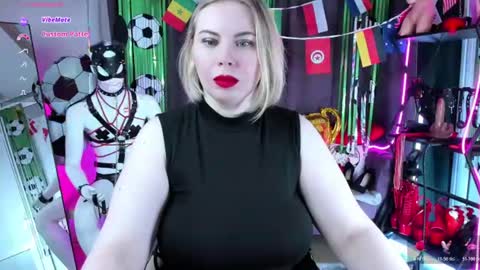 Snapshot of anna_maxwell chatting on July 2026 02:16:01 AM Anna online show from July 2026 02:16:01 AM
