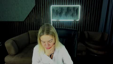 Snapshot of anna_snow9 chatting on December 2025 06:43:02 AM anna_snow9 online show from December 2025 06:43:02 AM