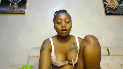 Annabel online show from February 2025 08:13:02 PM