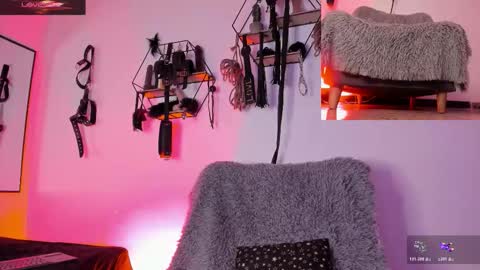 Anna online show from February 2026 05:25:01 PM