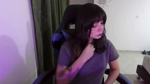 Snapshot of annacrow chatting on October 2025 02:32:01 AM Anna online show from October 2025 02:32:01 AM