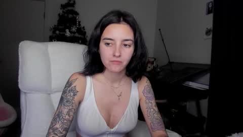 Snapshot of annaforevers chatting on December 2025 02:20:02 AM Anna Forevers online show from December 2025 02:20:02 AM