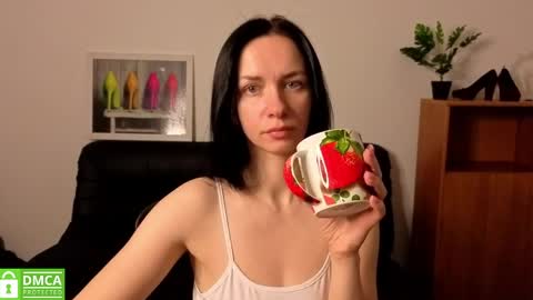 Snapshot of annakillian_kiss chatting on April 2026 05:27:02 AM Anna online show from April 2026 05:27:02 AM