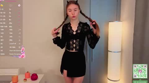 Holly Molly Im Polly online show from October 2025 06:12:01 AM