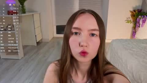 Holly Molly Im Polly online show from May 2026 08:38:01 PM