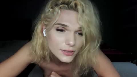 Snapshot of annamarrie777 chatting on October 2025 03:29:02 AM AnnaMarrie online show from October 2025 03:29:02 AM