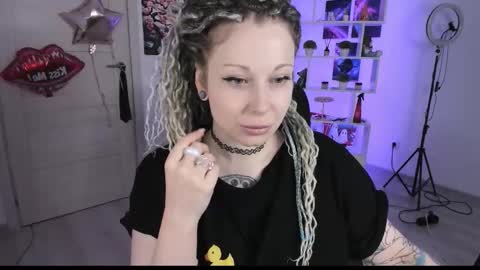 Anna online show from October 2025 03:30:01 PM