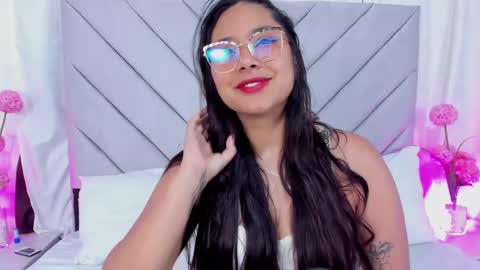 Snapshot of annaqueen_ chatting on January 2025 04:25:01 PM Anna online show from January 2025 04:25:01 PM