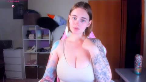 AnnaRoading online show from October 2025 07:47:02 PM