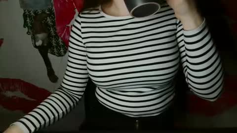 Bella online show from November 2025 06:19:01 PM