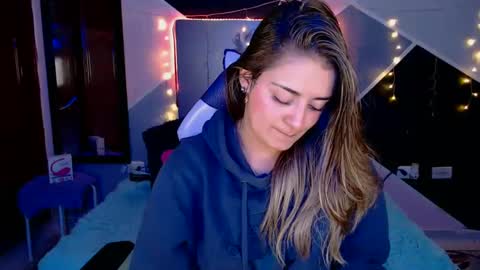 Snapshot of anne_lennon_ chatting on March 2025 10:58:01 PM Anne online show from March 2025 10:58:01 PM