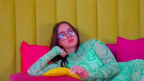 Snapshot of anneavery chatting on October 2025 06:57:01 AM Anne online show from October 2025 06:57:01 AM