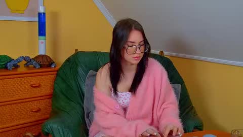 Snapshot of anneavery chatting on November 2025 08:02:02 AM Anne online show from November 2025 08:02:02 AM