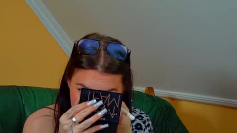 Snapshot of anneavery chatting on November 2025 07:29:02 AM Anne online show from November 2025 07:29:02 AM