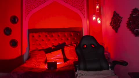 Anne  online show from February 2025 08:47:02 PM