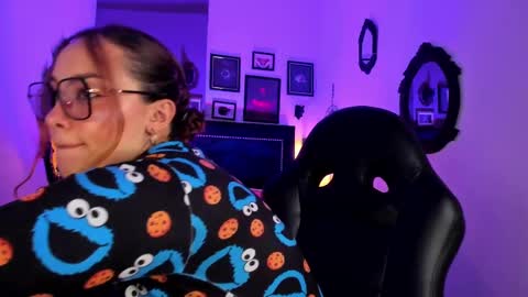 Anne  online show from February 2025 08:40:01 PM