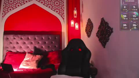 Anne  online show from March 2025 08:44:02 PM