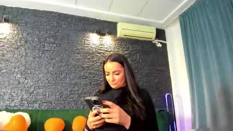 annesins online show from November 2025 07:05:01 PM