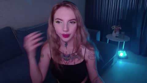 Snapshot of annetenet chatting on October 2025 09:18:02 AM Annet online show from October 2025 09:18:02 AM