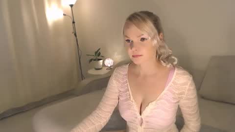 Snapshot of annett chatting on September 2025 12:47:01 AM Annett online show from September 2025 12:47:01 AM