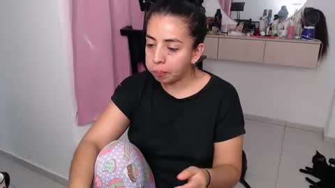 Snapshot of anngela01 chatting on March 2026 04:36:02 AM anngela online show from March 2026 04:36:02 AM