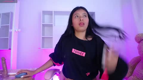 Anni online show from January 2025 01:34:01 PM