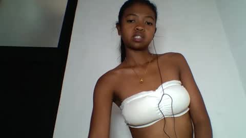 Snapshot of annica86 chatting on June 2026 06:12:02 AM annica86 online show from June 2026 06:12:02 AM
