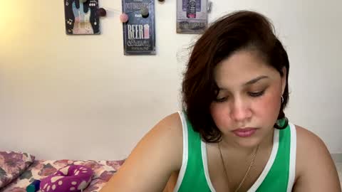 Annie  online show from December 2024 07:12:01 PM