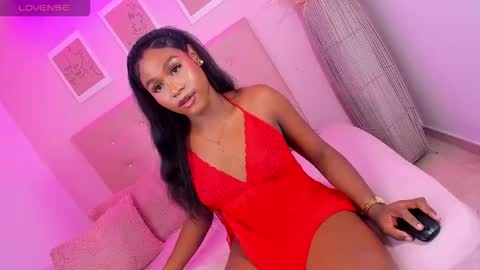 Snapshot of annie_dolce_ chatting on November 2025 11:38:01 PM annie_dolce_ online show from November 2025 11:38:01 PM