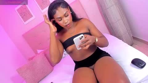 Snapshot of annie_dolce_ chatting on November 2025 12:21:01 AM annie_dolce_ online show from November 2025 12:21:01 AM