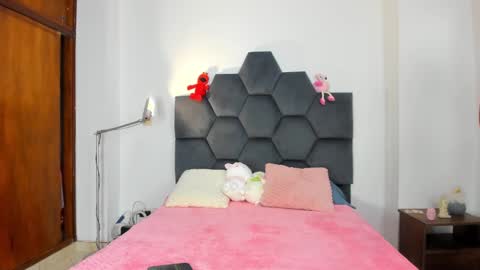 Snapshot of annie_dreams69 chatting on December 2024 09:23:01 PM Annie online show from December 2024 09:23:01 PM