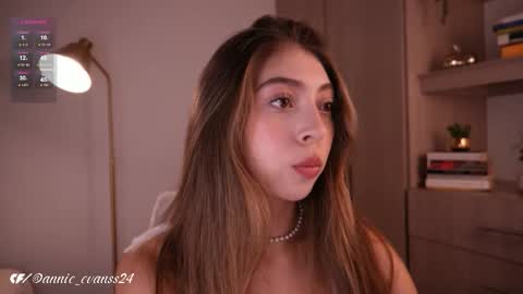 Annie Evans online show from December 2025 11:22:02 PM