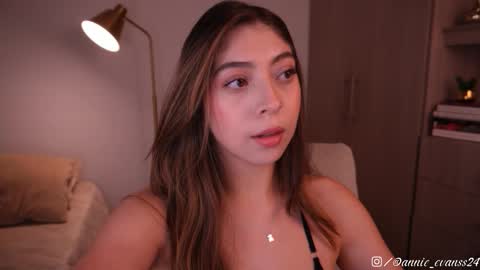 Annie Evans online show from February 2026 01:20:01 AM