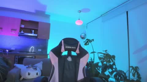 annie  online show from October 2025 01:09:02 AM