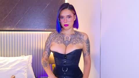 Snapshot of annie_hawk chatting on June 2026 10:10:01 AM ANNIE HAWK online show from June 2026 10:10:01 AM