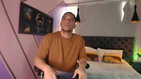 Annie lii online show from November 2025 01:04:01 PM