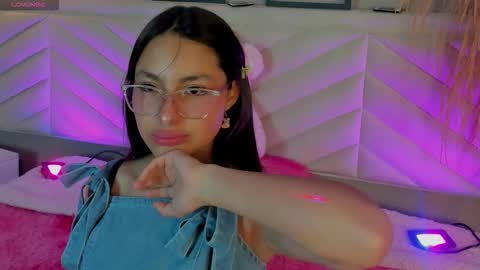   online show from November 2025 07:01:02 PM