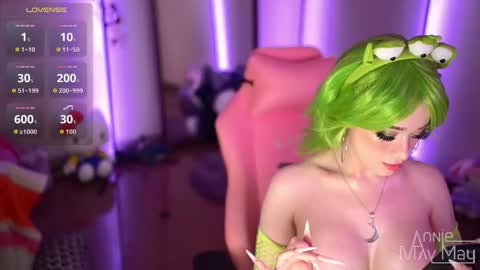 Snapshot of annie_may_may chatting on November 2025 03:23:01 PM Annie May online show from November 2025 03:23:01 PM