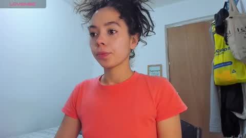 Snapshot of annie_rosse1017 chatting on October 2025 01:52:02 AM annie_rosse1017 online show from October 2025 01:52:02 AM