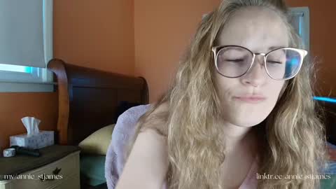 Snapshot of annie_stjames chatting on December 2024 08:54:02 PM Annie St. James online show from December 2024 08:54:02 PM