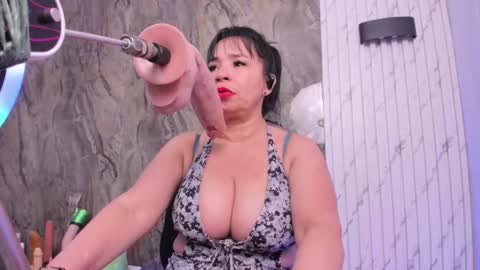 annie_wigg_ online show from November 2025 08:46:02 PM