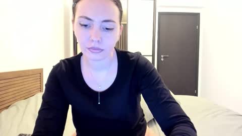 Annie online show from November 2025 03:52:02 PM