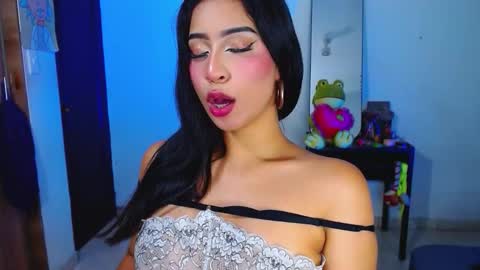 Snapshot of annieblu3 chatting on November 2025 11:10:02 PM AnnieBlu3 online show from November 2025 11:10:02 PM