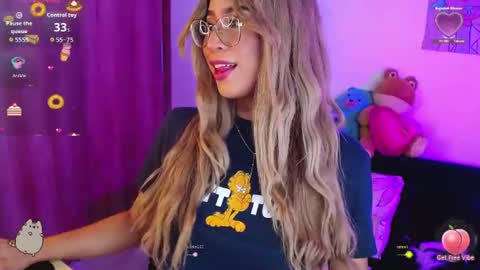 Snapshot of annieblu3 chatting on July 2026 09:07:02 PM AnnieBlu3 online show from July 2026 09:07:02 PM