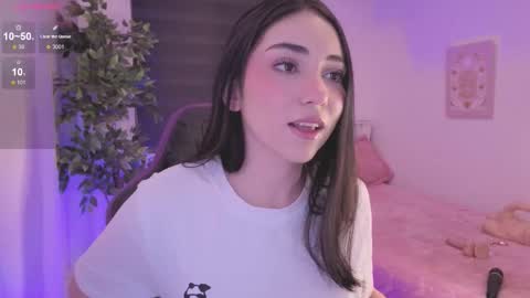 Cassandra online show from December 2025 06:12:02 AM