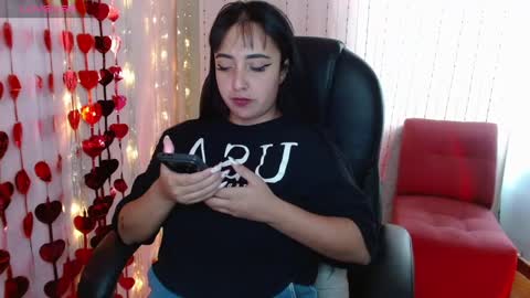 Snapshot of anniehh_ chatting on March 2025 06:48:01 PM Annie Independent model Hello all offline tokens are appreciated thank you for your support.33 online show from March 2025 06:48:01 PM