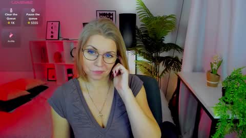 Annie online show from January 2026 05:55:01 AM