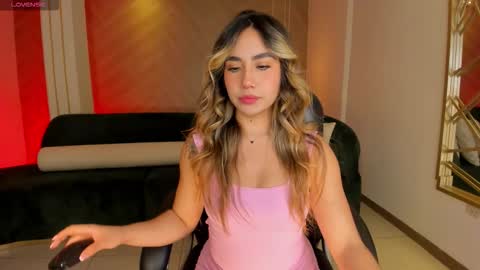 Annie Monroe online show from November 2025 07:18:02 PM