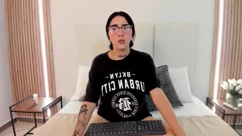 Snapshot of annieparkeer chatting on January 2026 11:15:01 AM annieparkeer online show from January 2026 11:15:01 AM