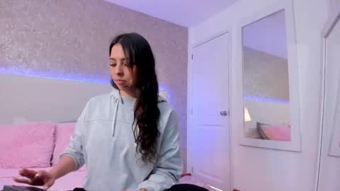 AnniieCooper online show from March 2026 04:01:01 PM